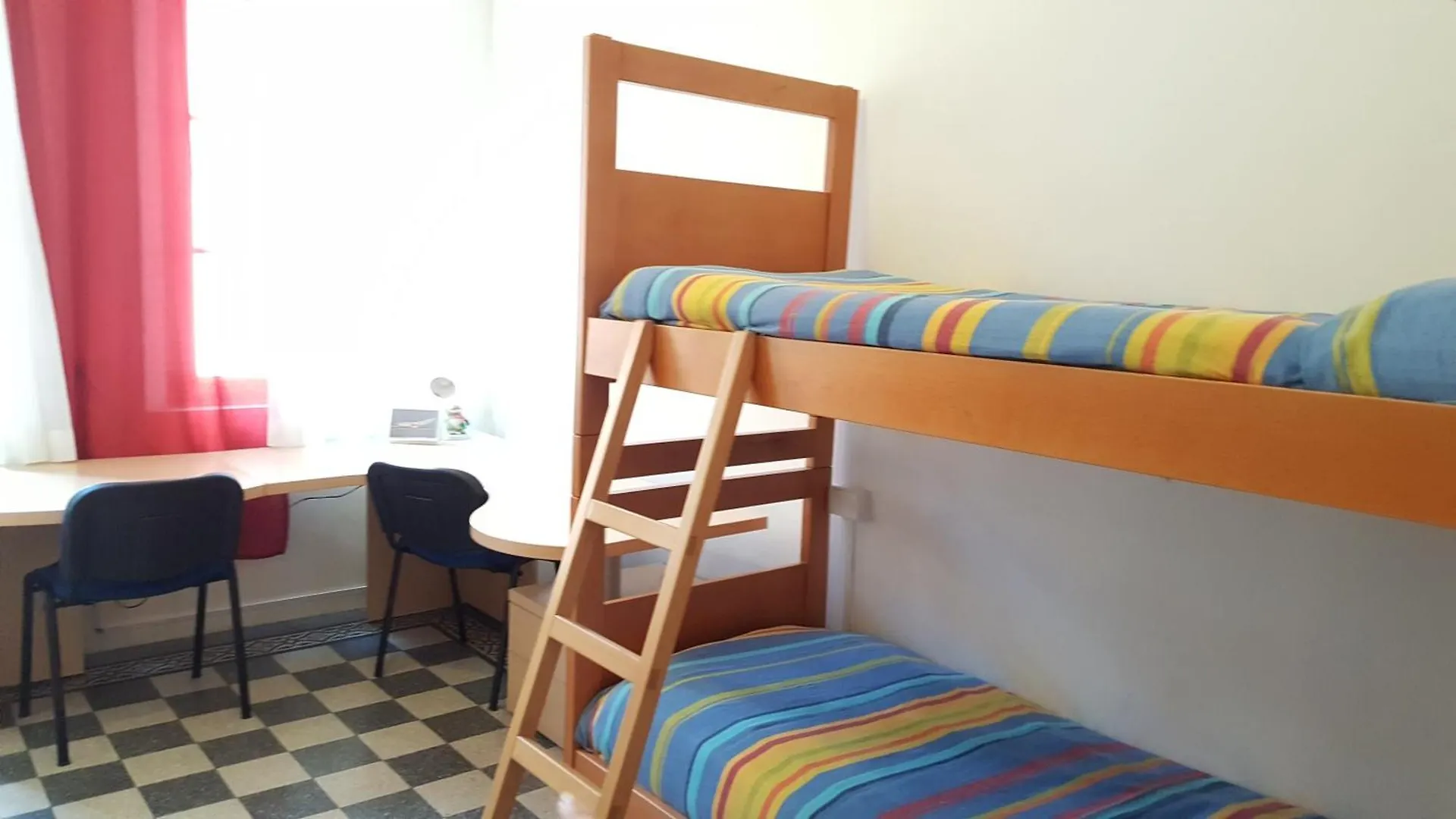אכסניה ונציה Ostello Domus Civica